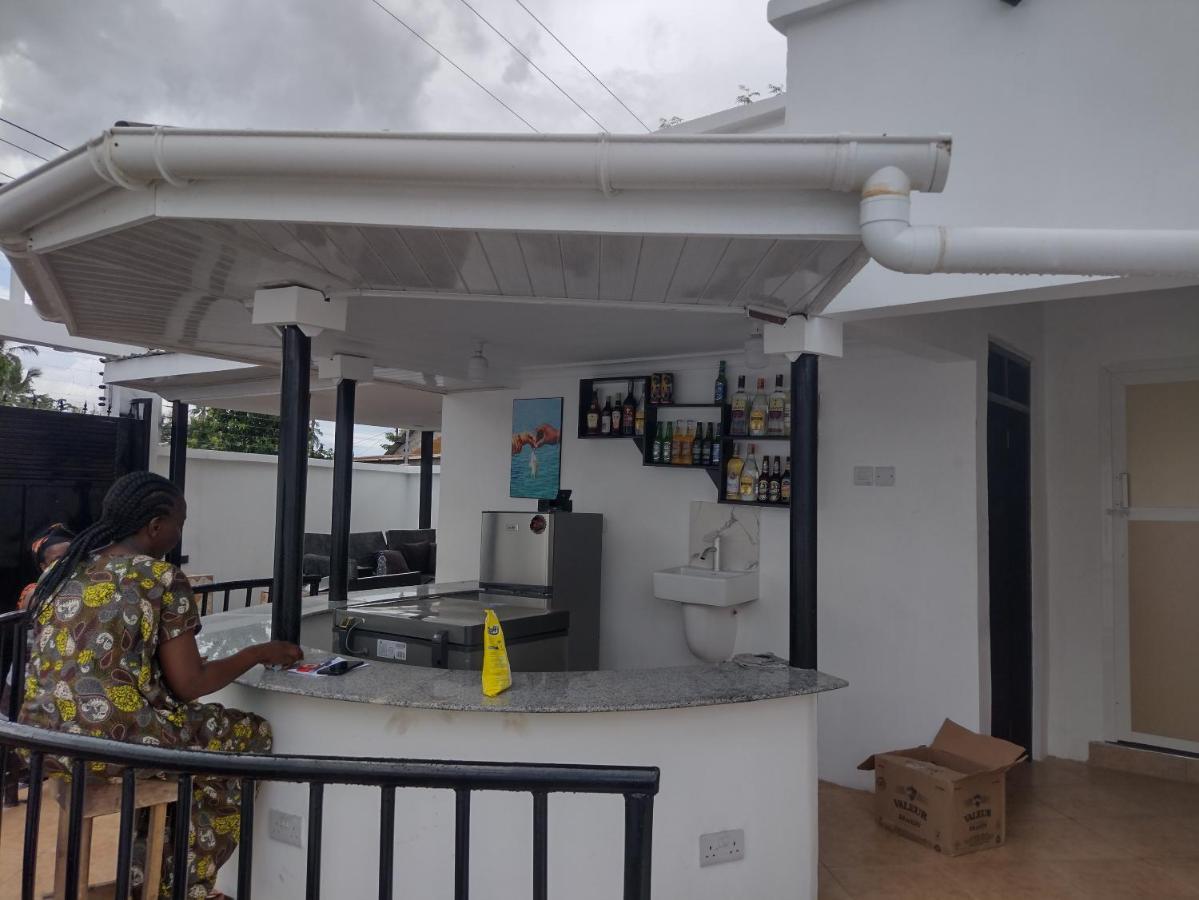 Mkamiti Villa - Airport Hotel With Free Shuttle Dar es Salaam Extérieur photo