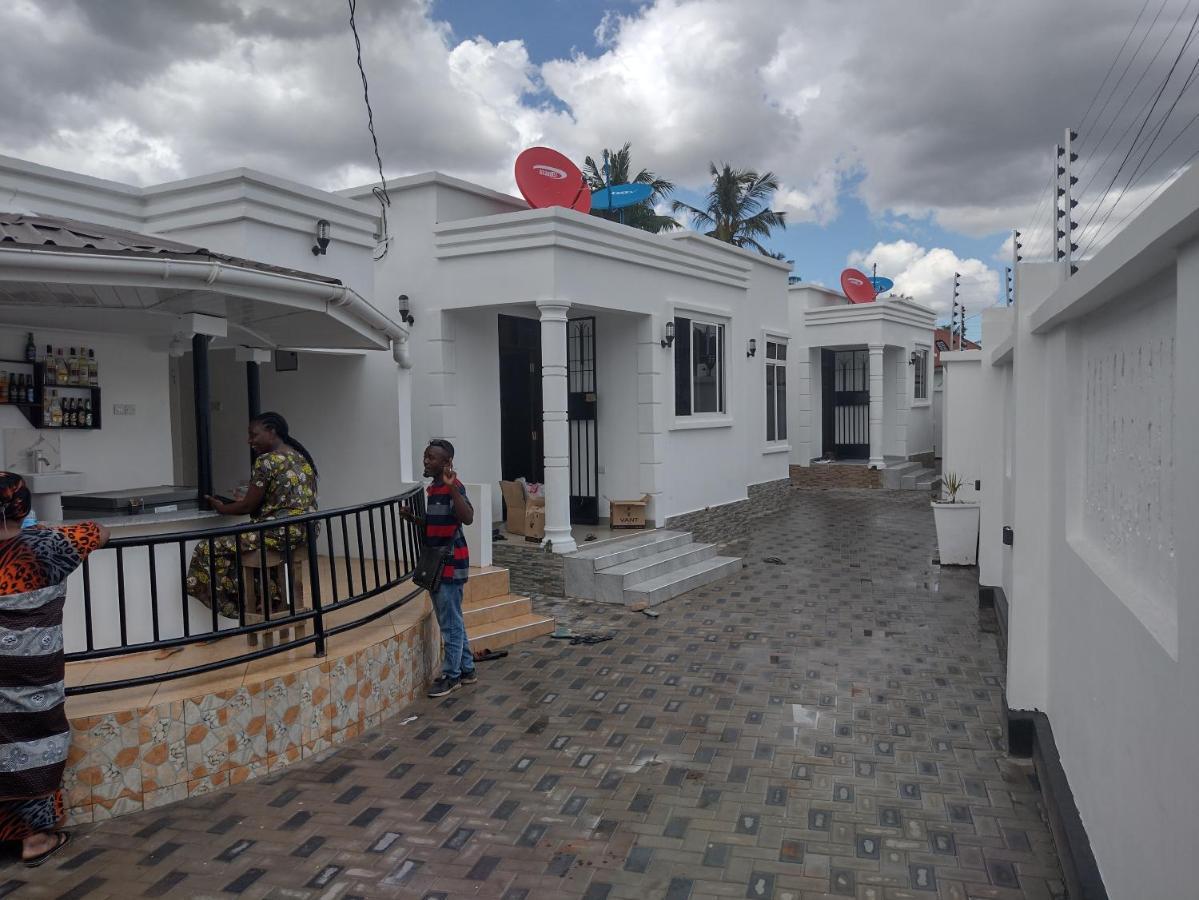 Mkamiti Villa - Airport Hotel With Free Shuttle Dar es Salaam Extérieur photo